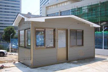 蓮花中學(xué)學(xué)校保安崗?fù)?>
                                    </a>
                                </p>
                                <p class=